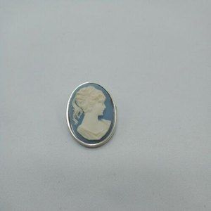 Wedgewood Jasperware Style Cameo Pin with Silvertone Bezel
